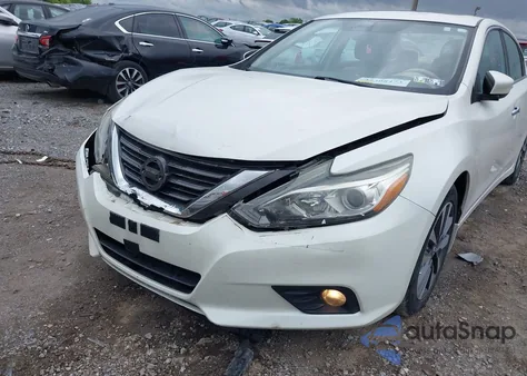 2016 Nissan Altima 2.5 Sv z USA, uszkodzony, nr VIN 1N4AL3AP1GC135110